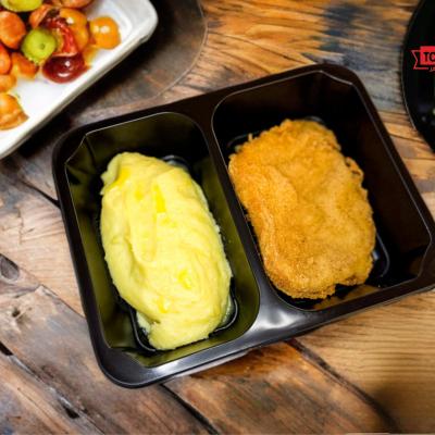 Vepřový řízek z kotlety, bramborová kaše, okurka (česká klasika), 350g celá porce/ 100g maso