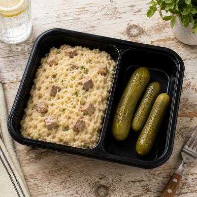 Vepřové rizoto se sýrem, okurka (klasika jako od maminky), 350g celá porce
