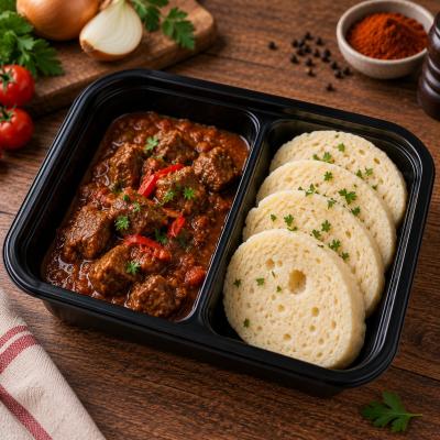 Maďarský guláš, houskový knedlík, 350g celá porce/ 100g maso