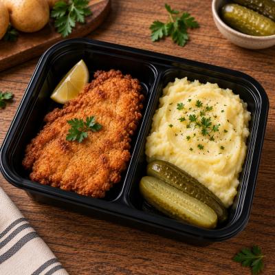Kuřecí řízek, bramborová kaše, okurka (česká klasika jako od maminky), 350g celá porce/ 100g maso