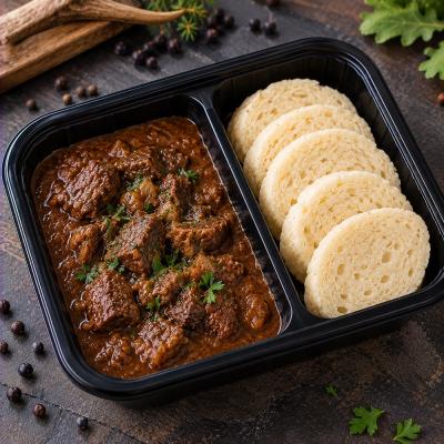 Jelení guláš, houskový knedlík (tradiční české zvěřinové hody), 350g celá porce/ 100g maso