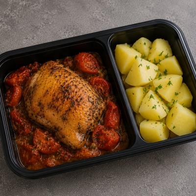 Pečené kuřecí maso na rajčatech a bylinkách, vařené brambory (česká klasika jako od maminky), 350g celá porce/ 100g maso, 120,- Kč