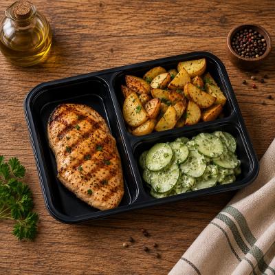 Kuřecí steak na grilu, opečené brambory, okurkový salát, 350g celá porce