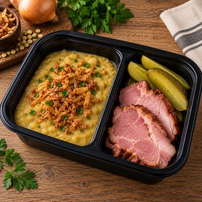 Uzené maso, hrachová kaše, smažená cibulka, kyselá okurka (česká klasika jako od maminky), 350g celá porce/ 100g maso	