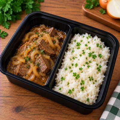 Hovězí roštěná na cibulce, rýže, 350g celá porce/ 100g maso