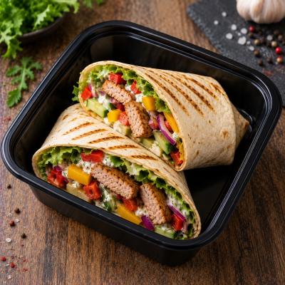 Tortilla s grilovaným vepřovým masem, zeleninou a česnekovým dipem, 350g celá porce/ 100g maso