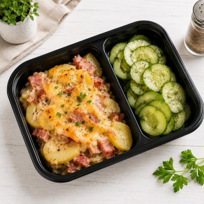 Francouzské brambory s uzeným masem, okurka (fitness), 350g celá porce/ 100g maso, 120,- Kč