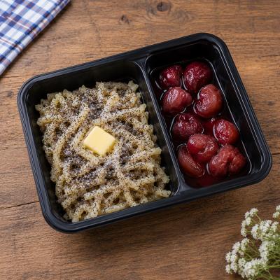 Nudle s mákem, máslem, cukrem a kompotem (vegetariánské) 350g celá porce, 120,- Kč
