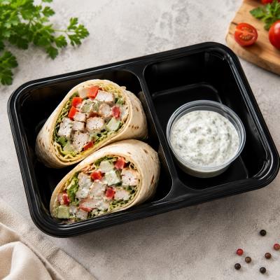 Tortilla s krůtím masem, čerstvou zeleninou a jogurtovo bylinkovým dresinkem, 350g celá porce / 100g maso, 120,- Kč